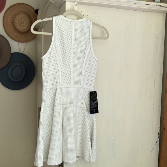 Bebe - Picture 4 of 7